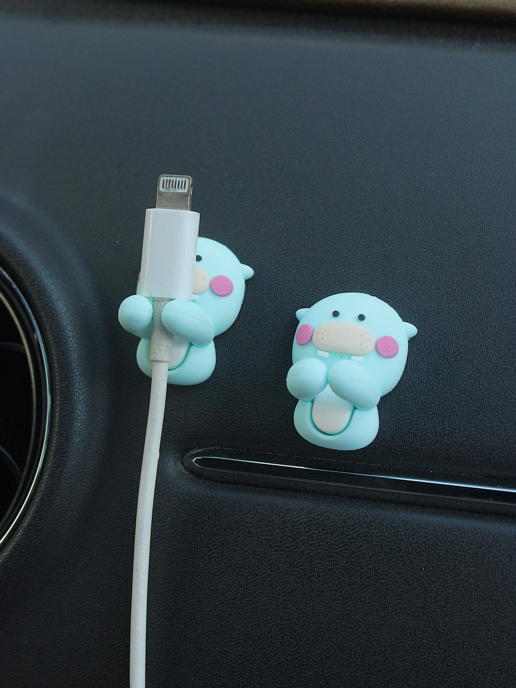 Creative cartoon mobile phone data cable organizer Charging cable organizer Headphone cable fixer card wire device