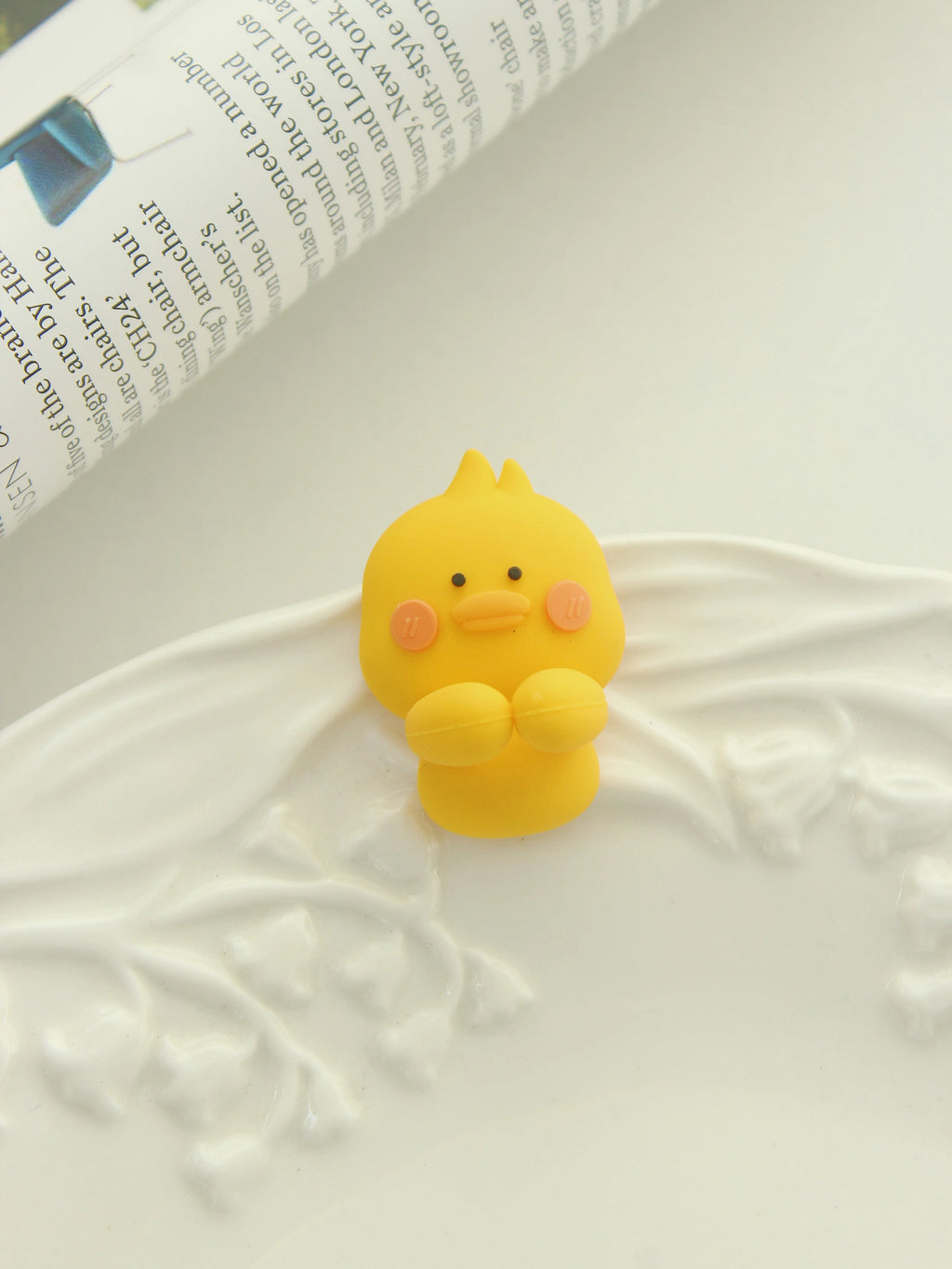 Creative cartoon mobile phone data cable organizer Charging cable organizer Headphone cable fixer card wire device