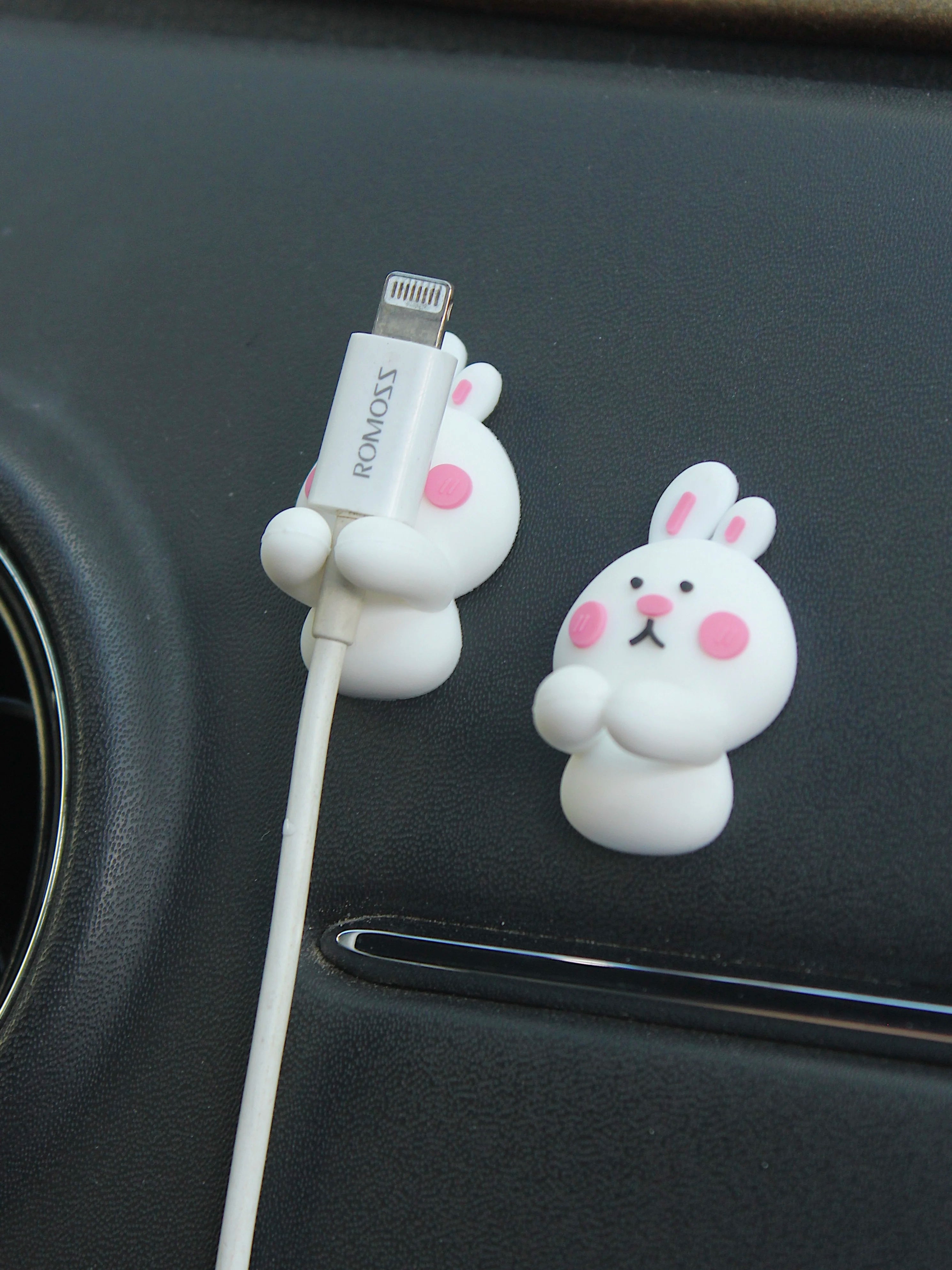 Creative cartoon mobile phone data cable organizer Charging cable organizer Headphone cable fixer card wire device