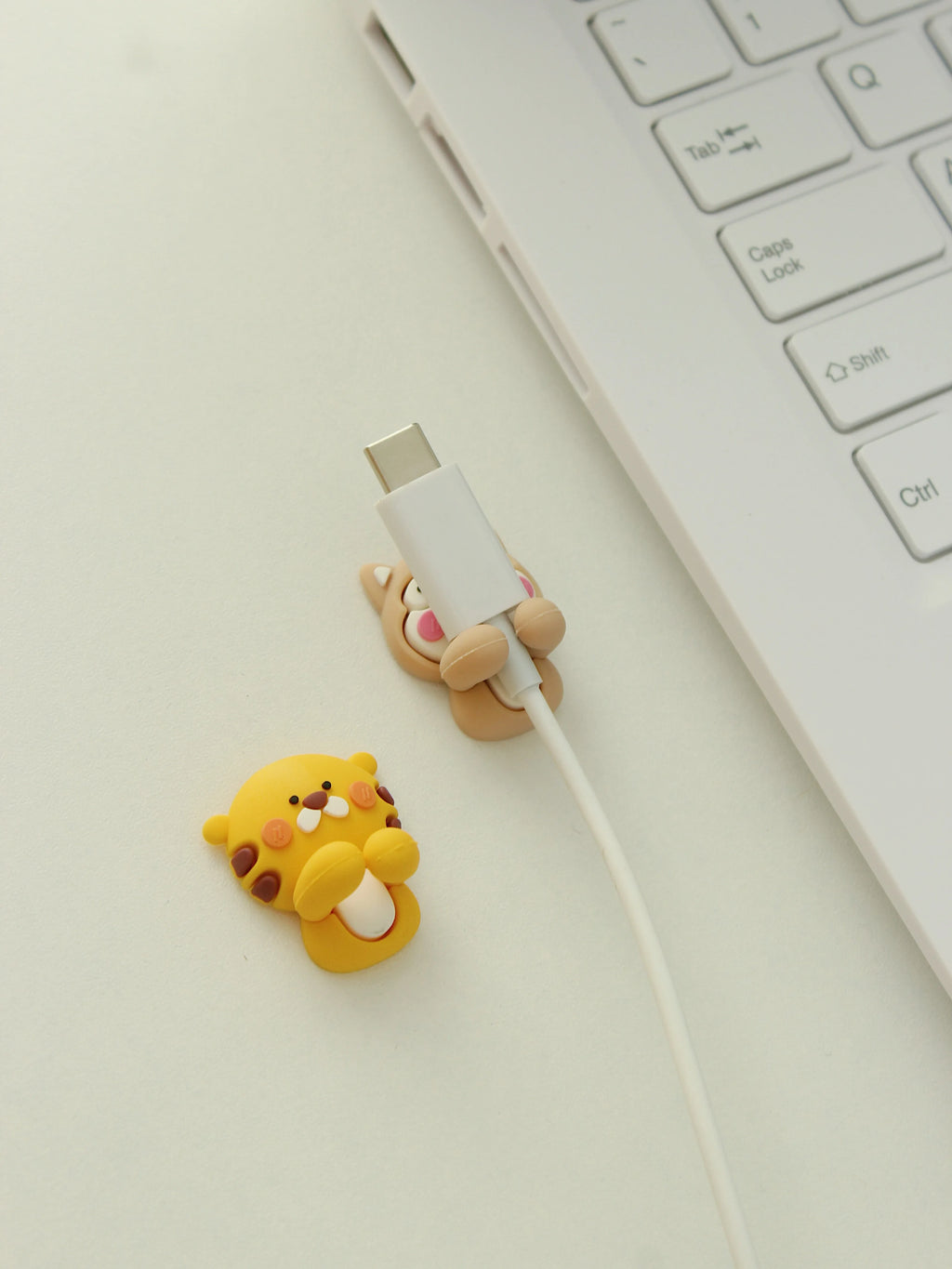 Creative cartoon mobile phone data cable organizer Charging cable organizer Headphone cable fixer card wire device