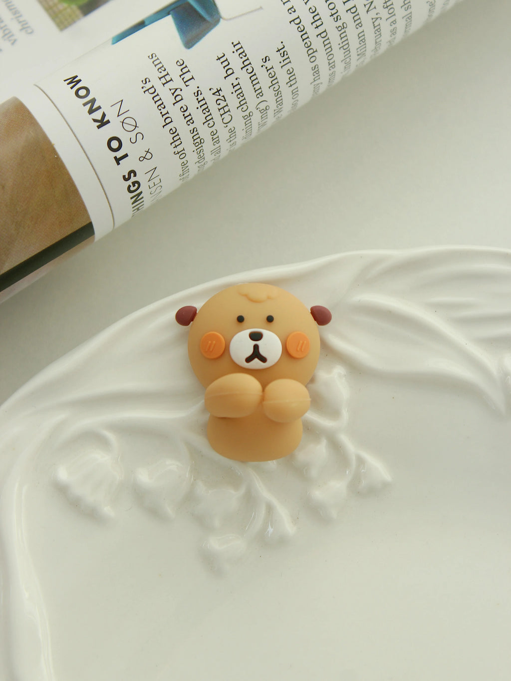 Creative cartoon mobile phone data cable organizer Charging cable organizer Headphone cable fixer card wire device